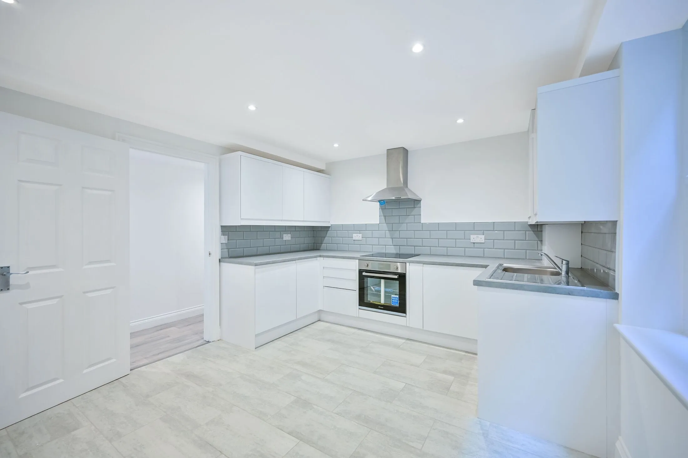 Flat Bath Road in Greater London