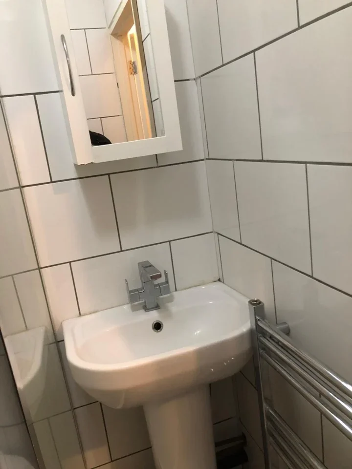 Room Shakespeare Road in Greater London