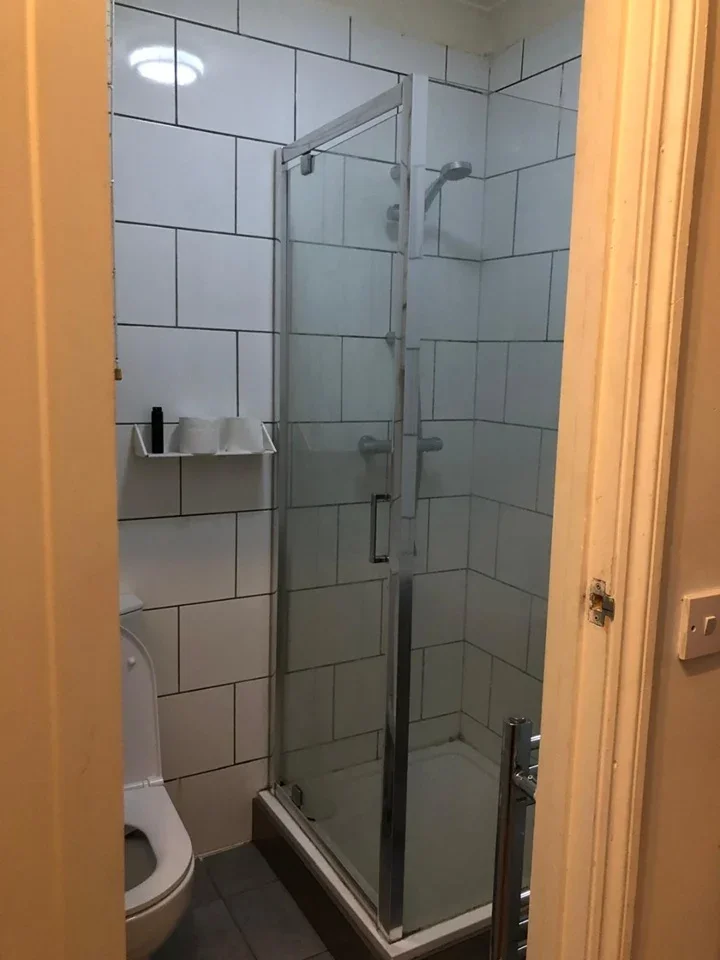 Room Shakespeare Road in Greater London