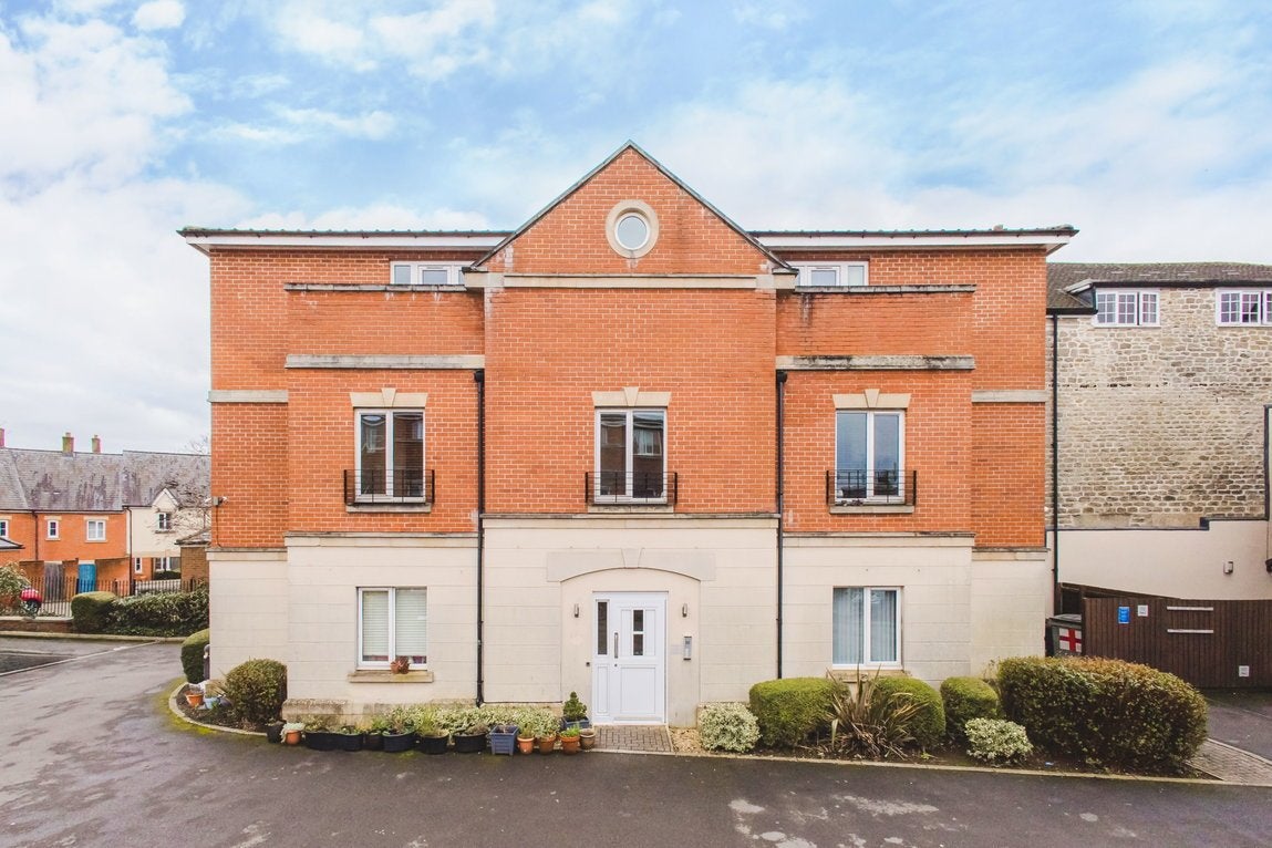 Flat Brock End in Swindon