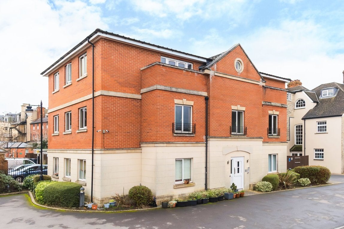 Flat Brock End in Swindon
