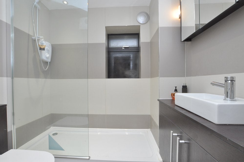 Flat Bartholomew Close in City of London