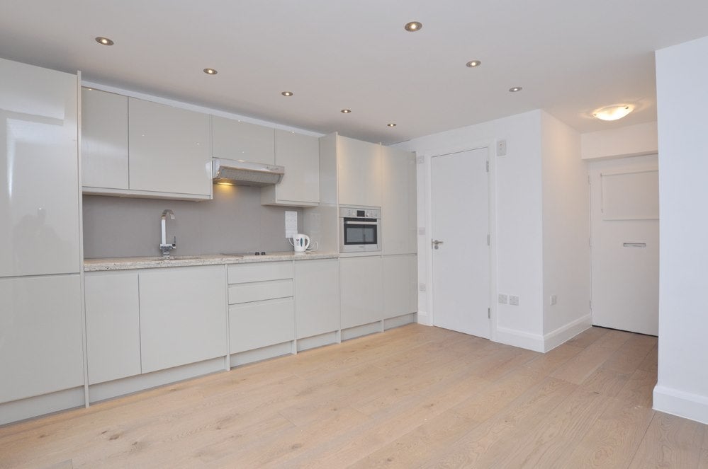 Flat Bartholomew Close in City of London
