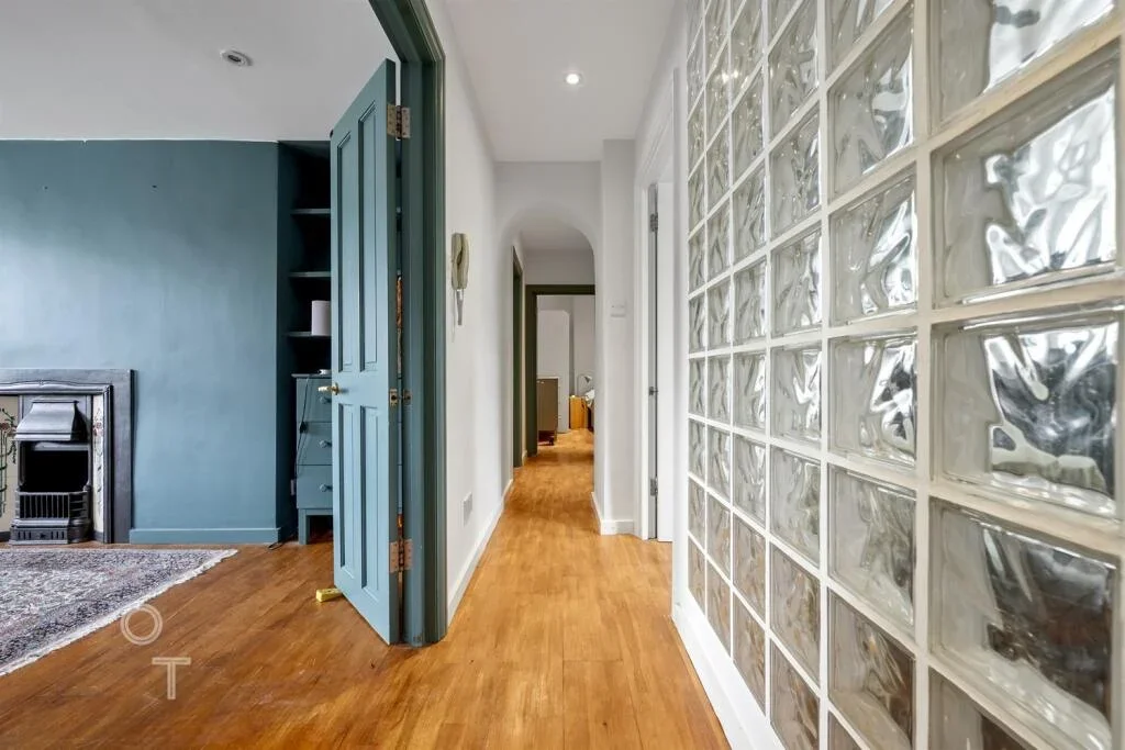 Flat St Pancras Way in Greater London