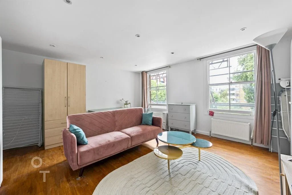 Flat St Pancras Way in Greater London