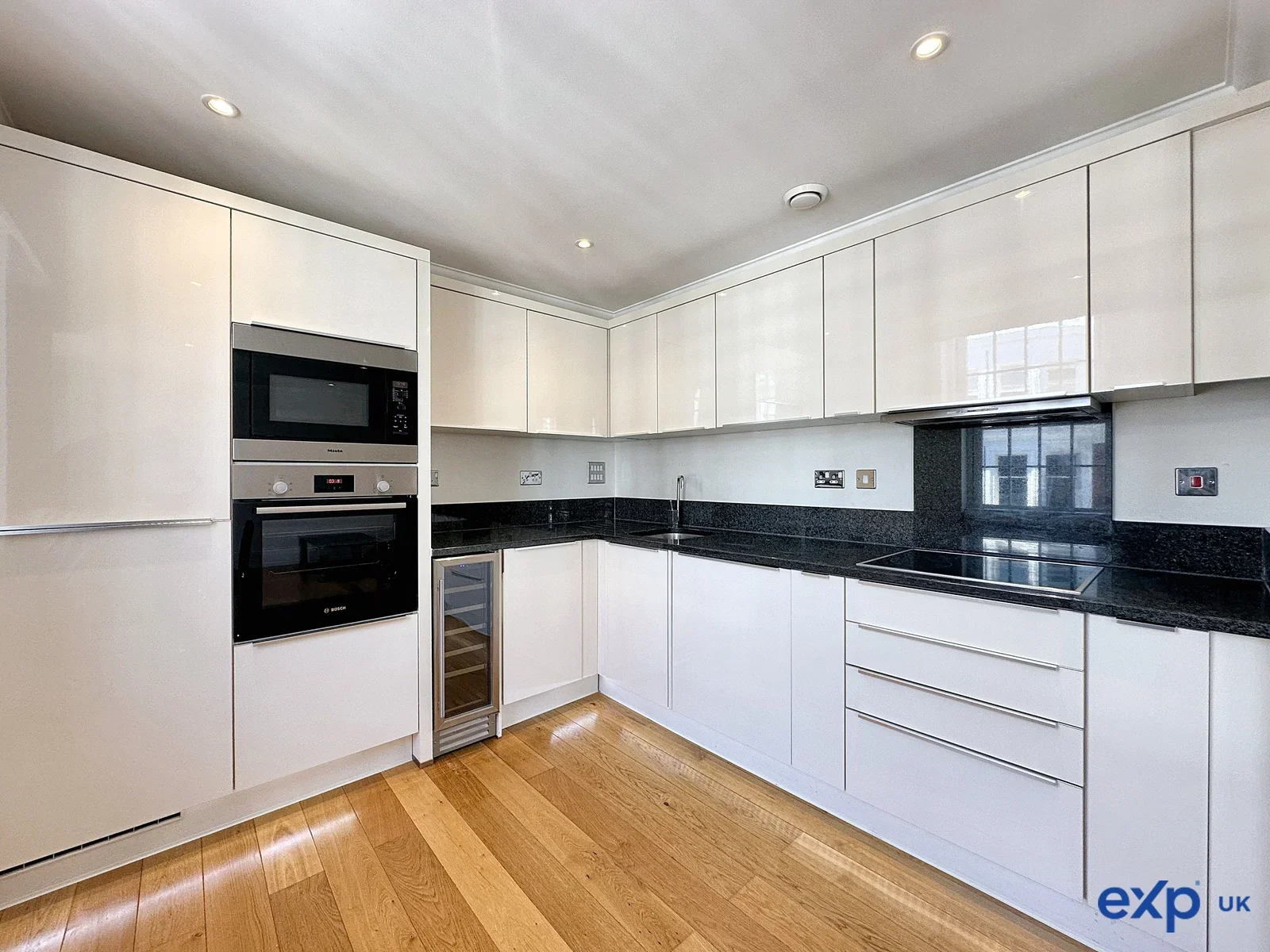 Flat Huntley Street in Greater London