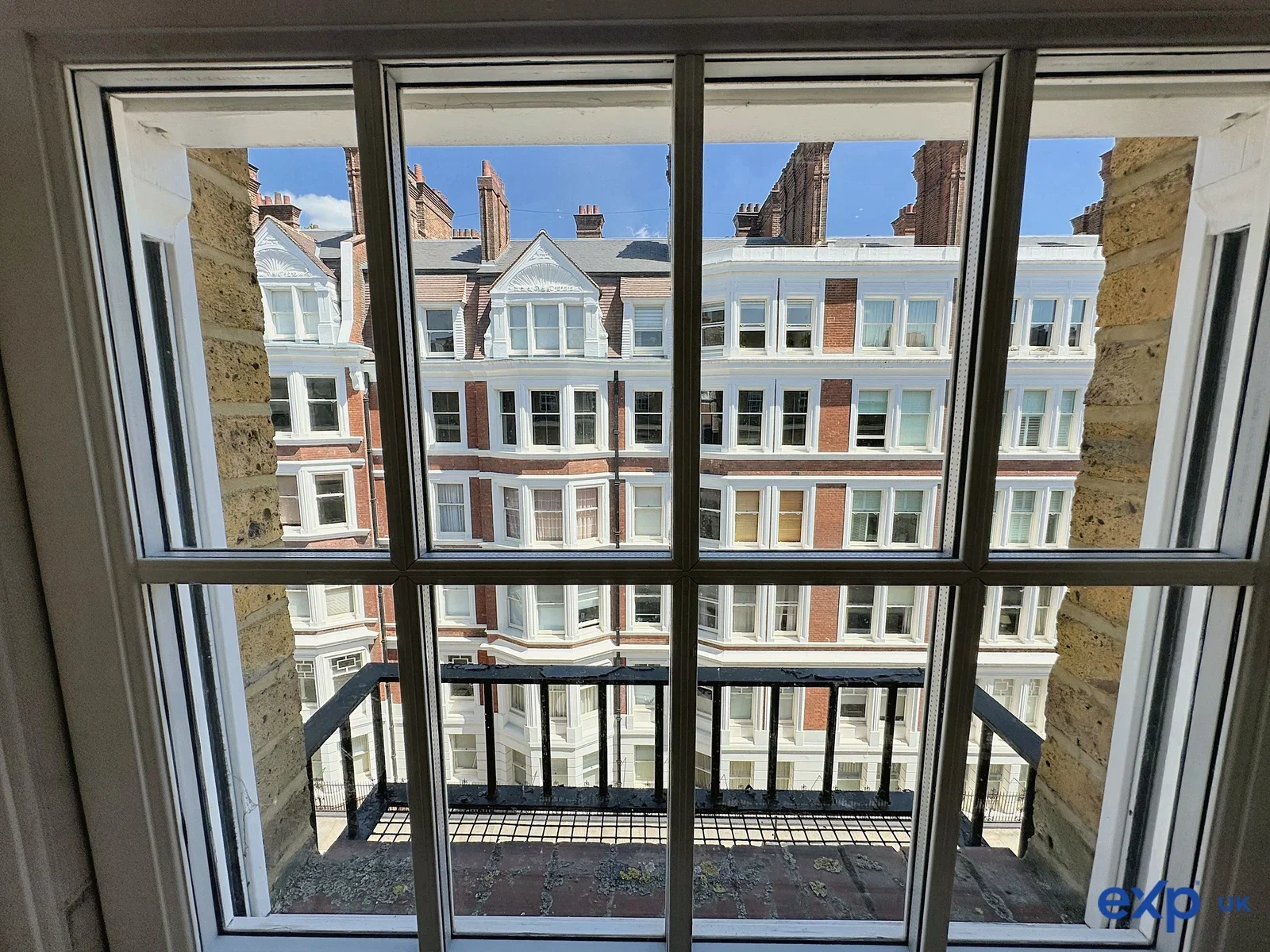 Flat Huntley Street in Greater London