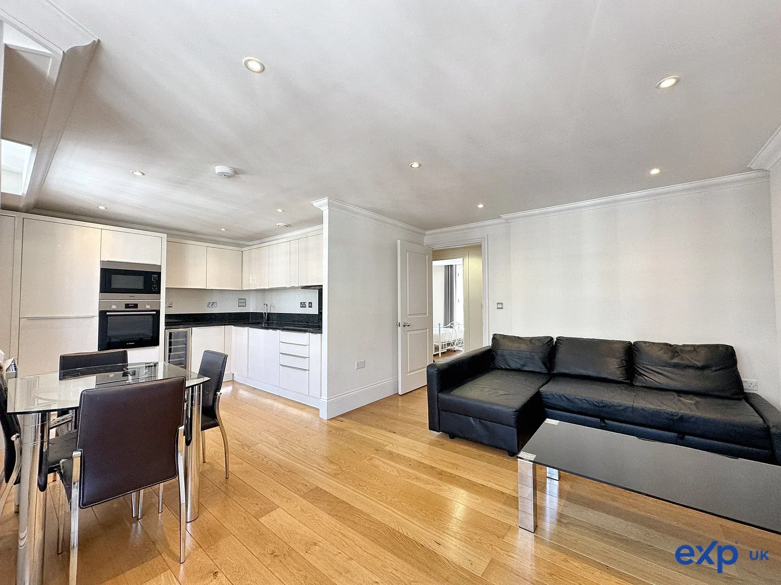Flat Huntley Street in Greater London