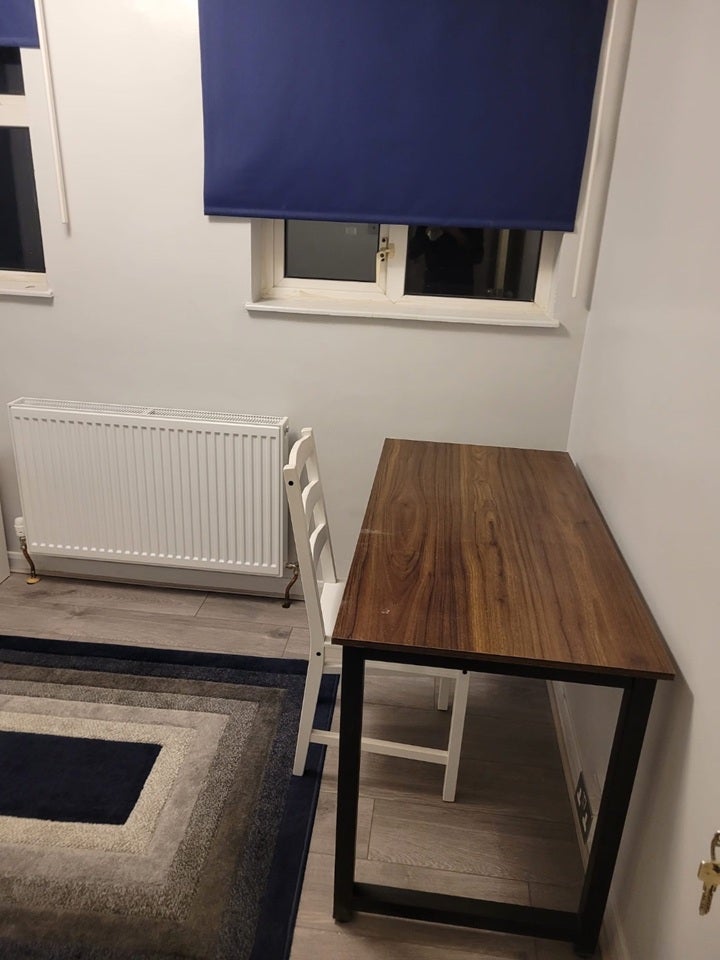 Room Dunsfold Way in Greater London