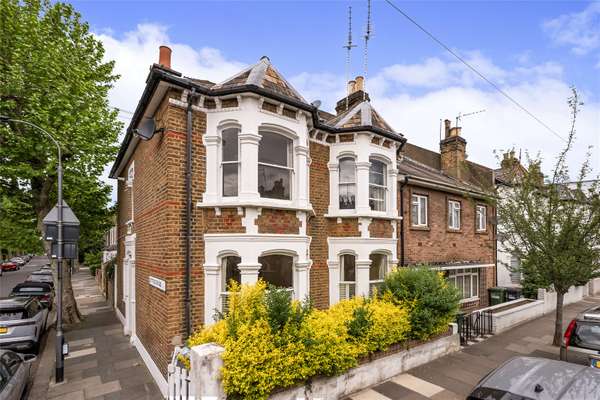 House Alderville Road in Greater London