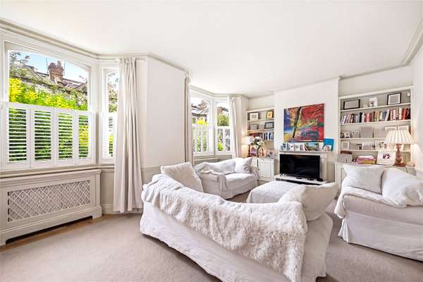 House Alderville Road in Greater London