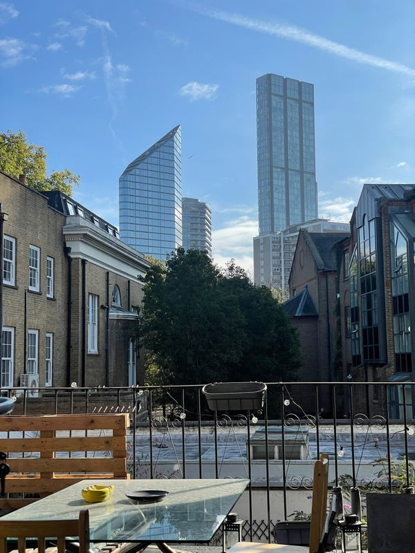 Room City Road in Greater London