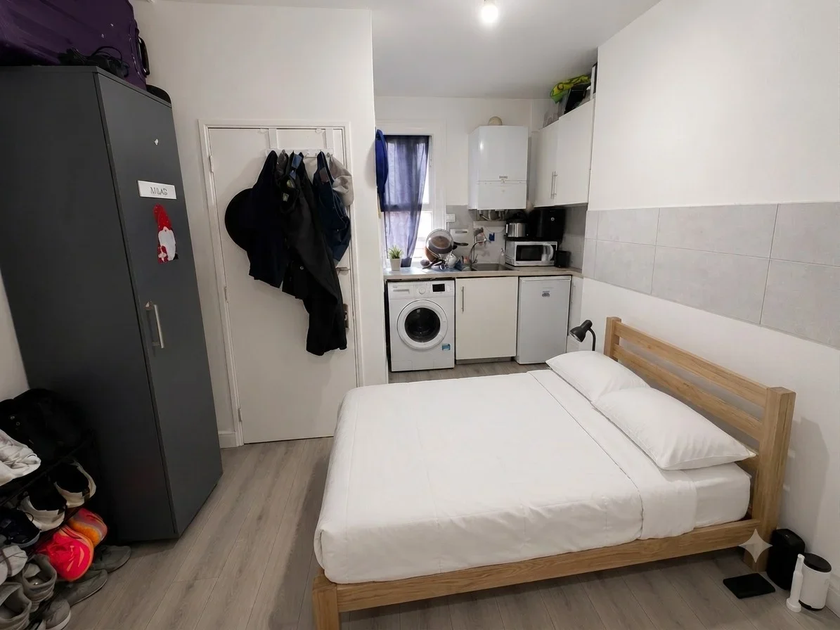Flat West End Lane in Greater London