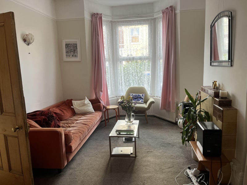 Room Lyttleton Road in Greater London