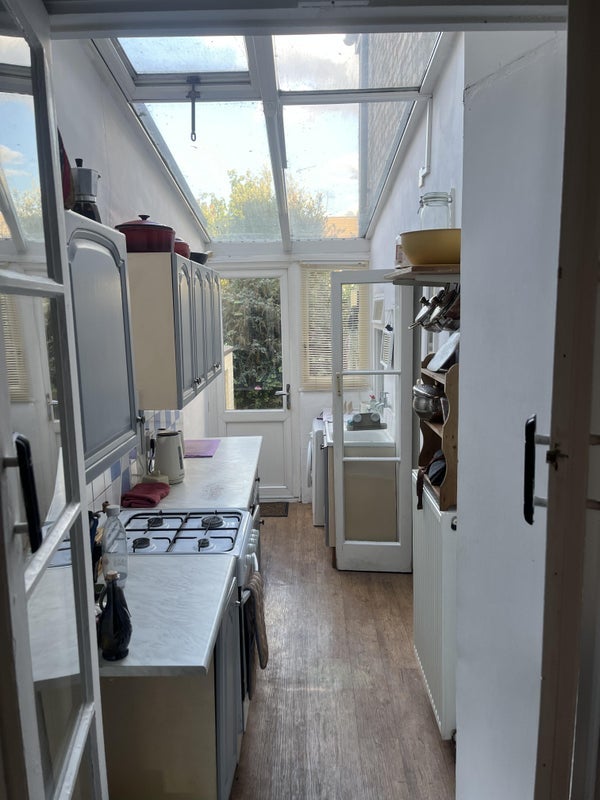 Room Lyttleton Road in Greater London