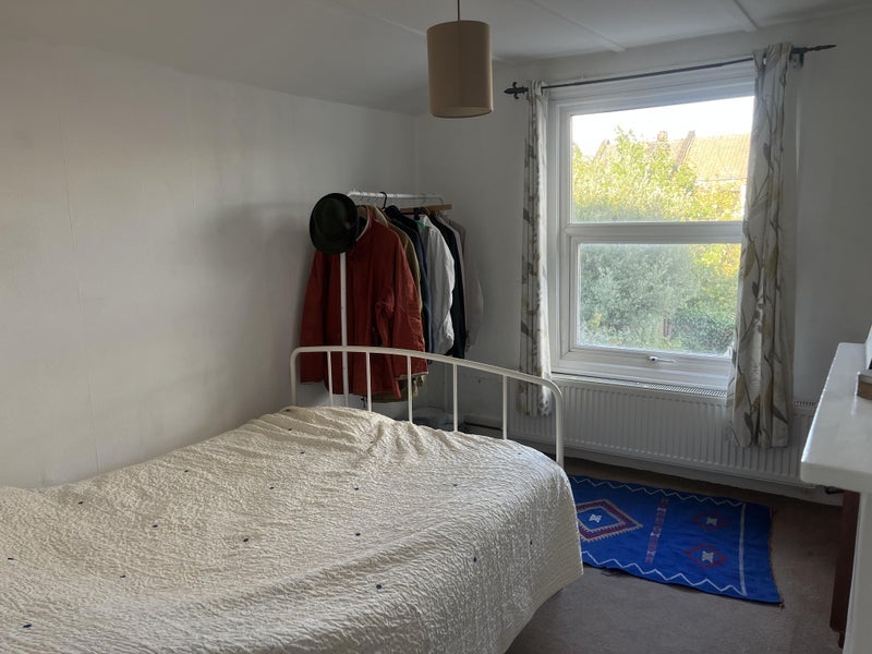 Room Lyttleton Road in Greater London