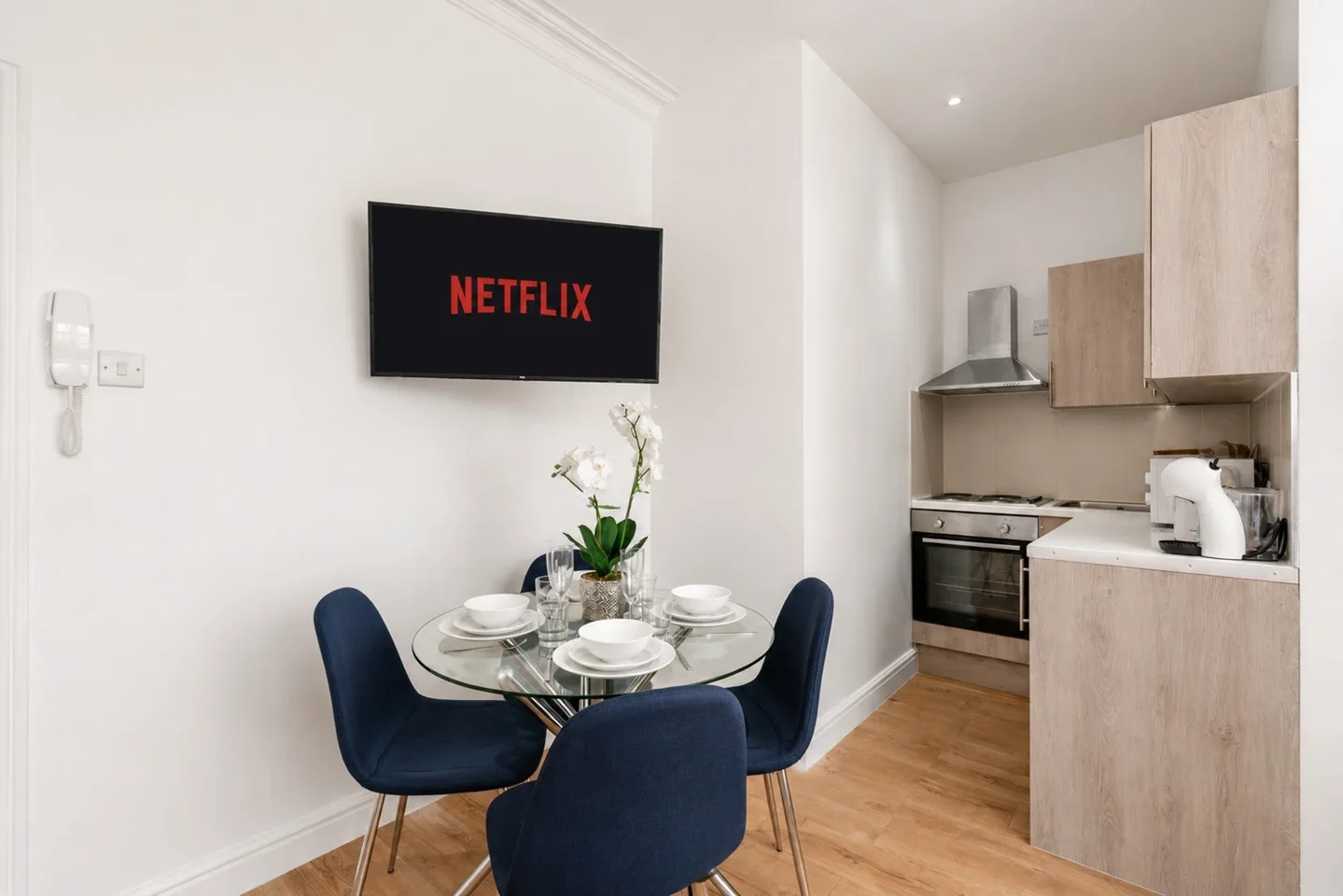 Flat Valnay Street in Greater London