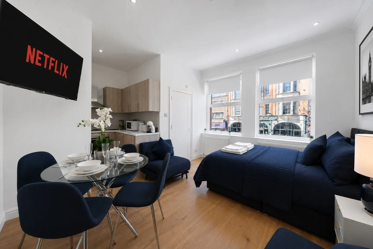 Flat Valnay Street in Greater London