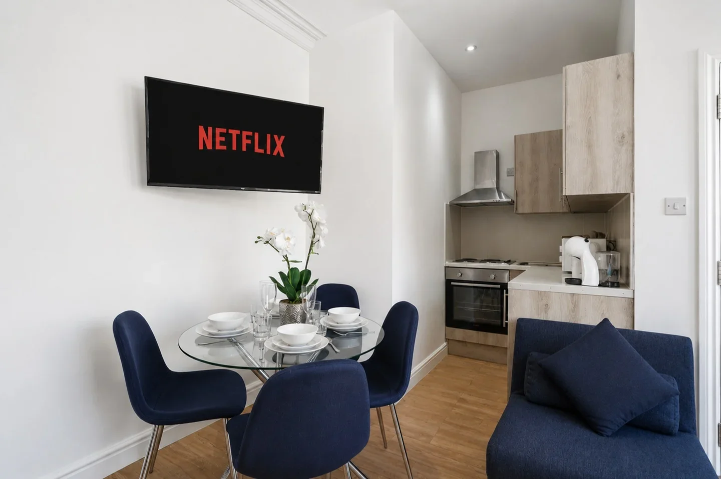 Flat Valnay Street in Greater London