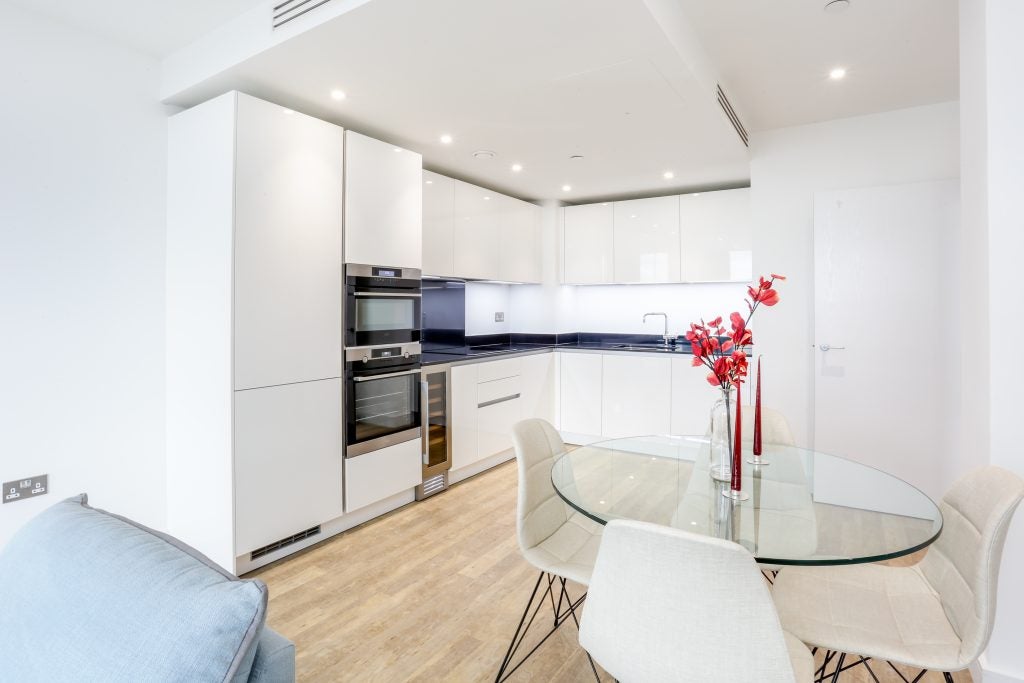 Flat Wandsworth Road in Greater London