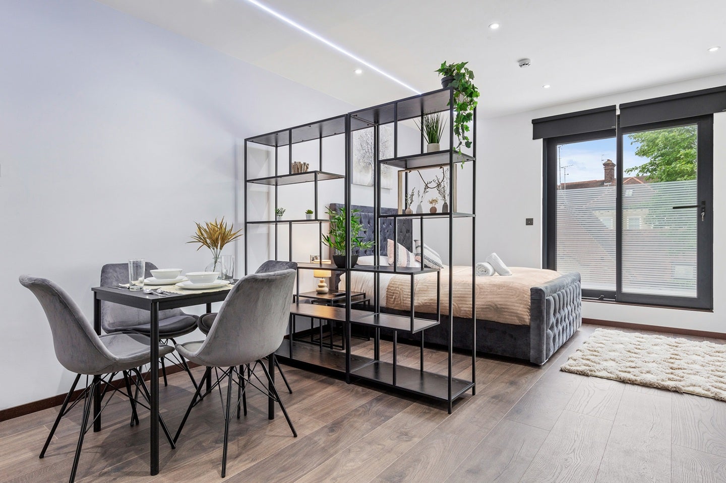 Flat Woodstock Road in Greater London