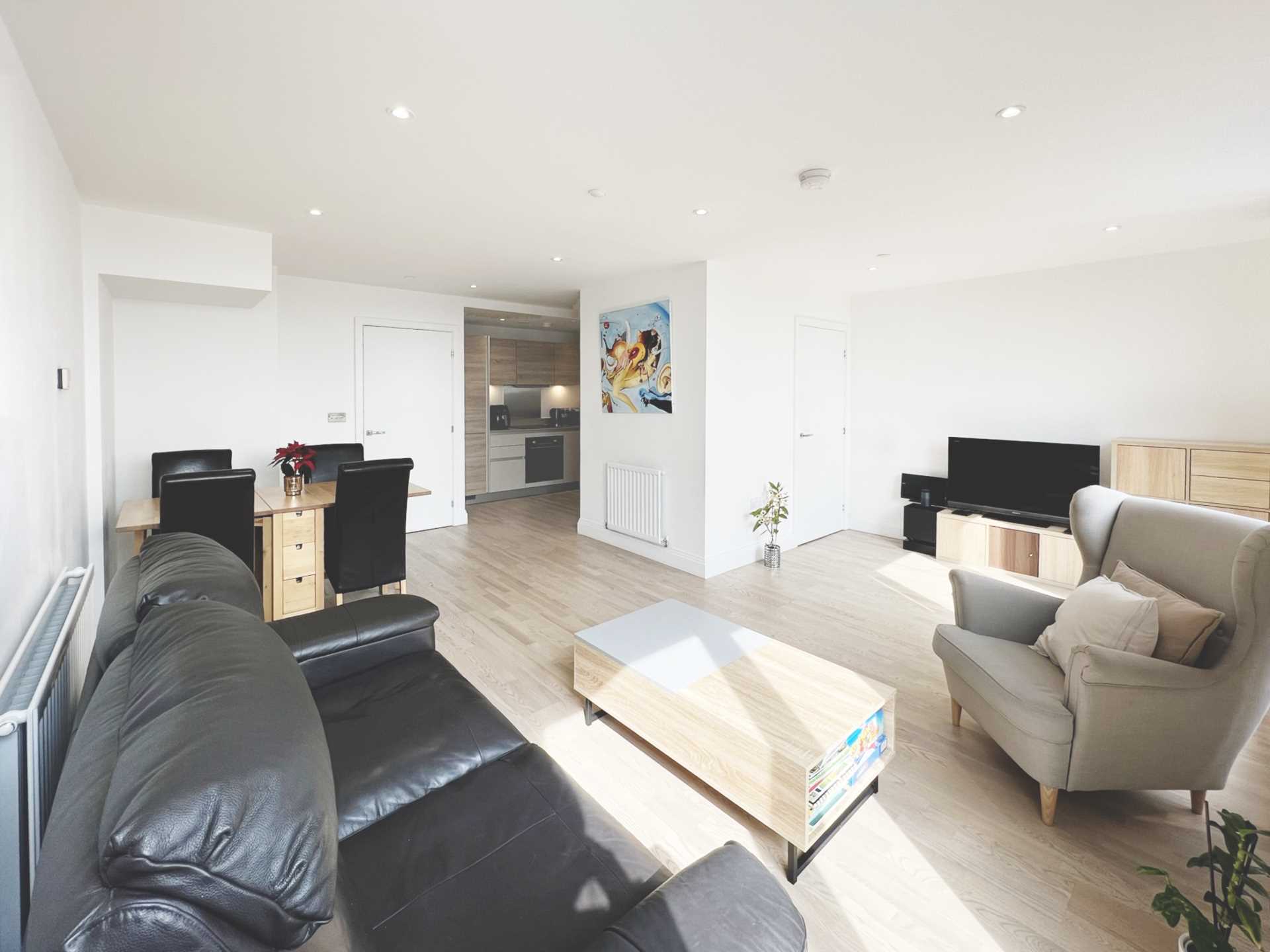Flat Blagdon Road in Greater London