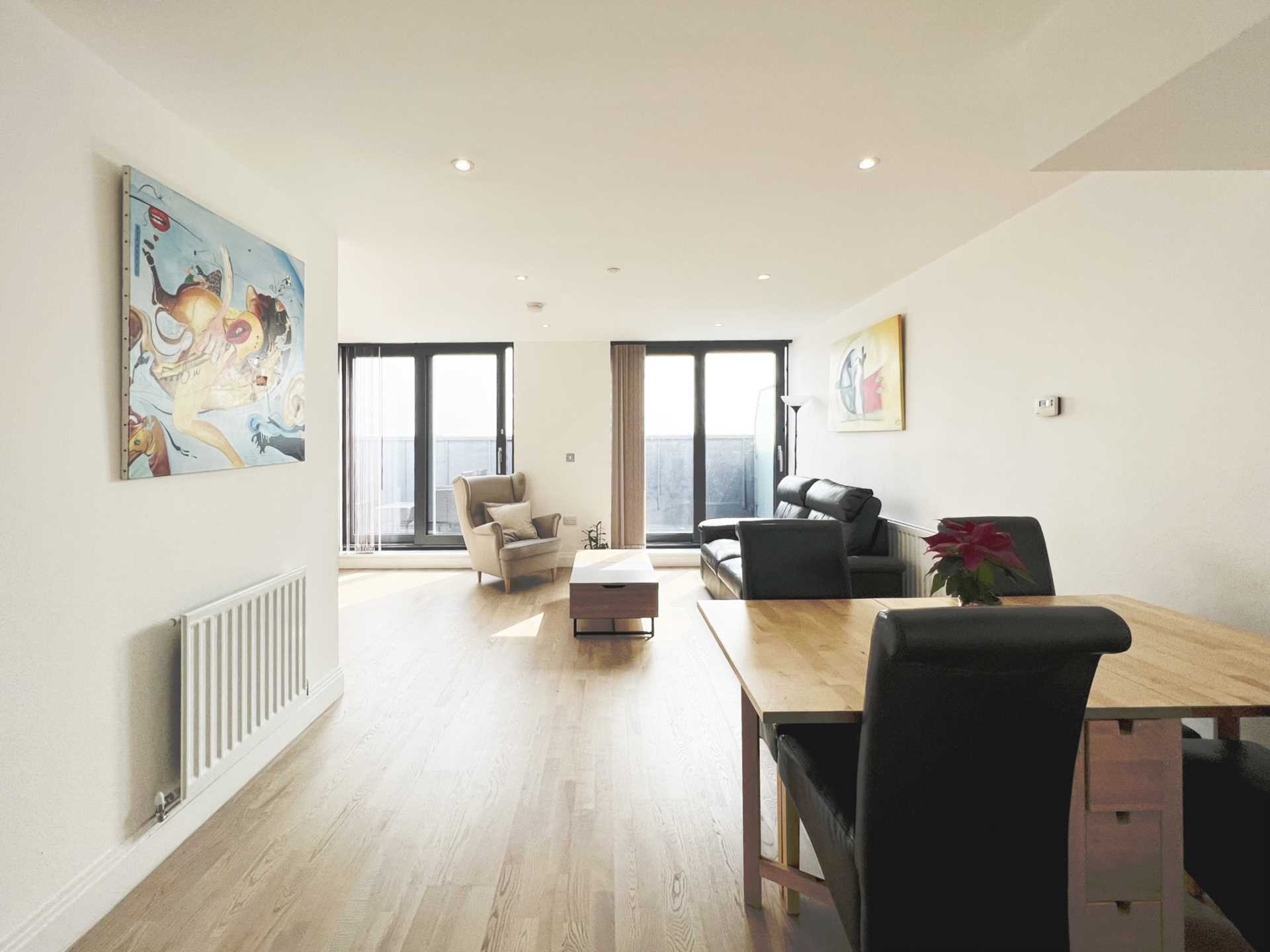 Flat Blagdon Road in Greater London