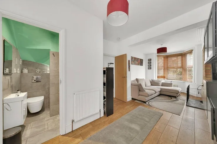 House Thorpe Road in Greater London