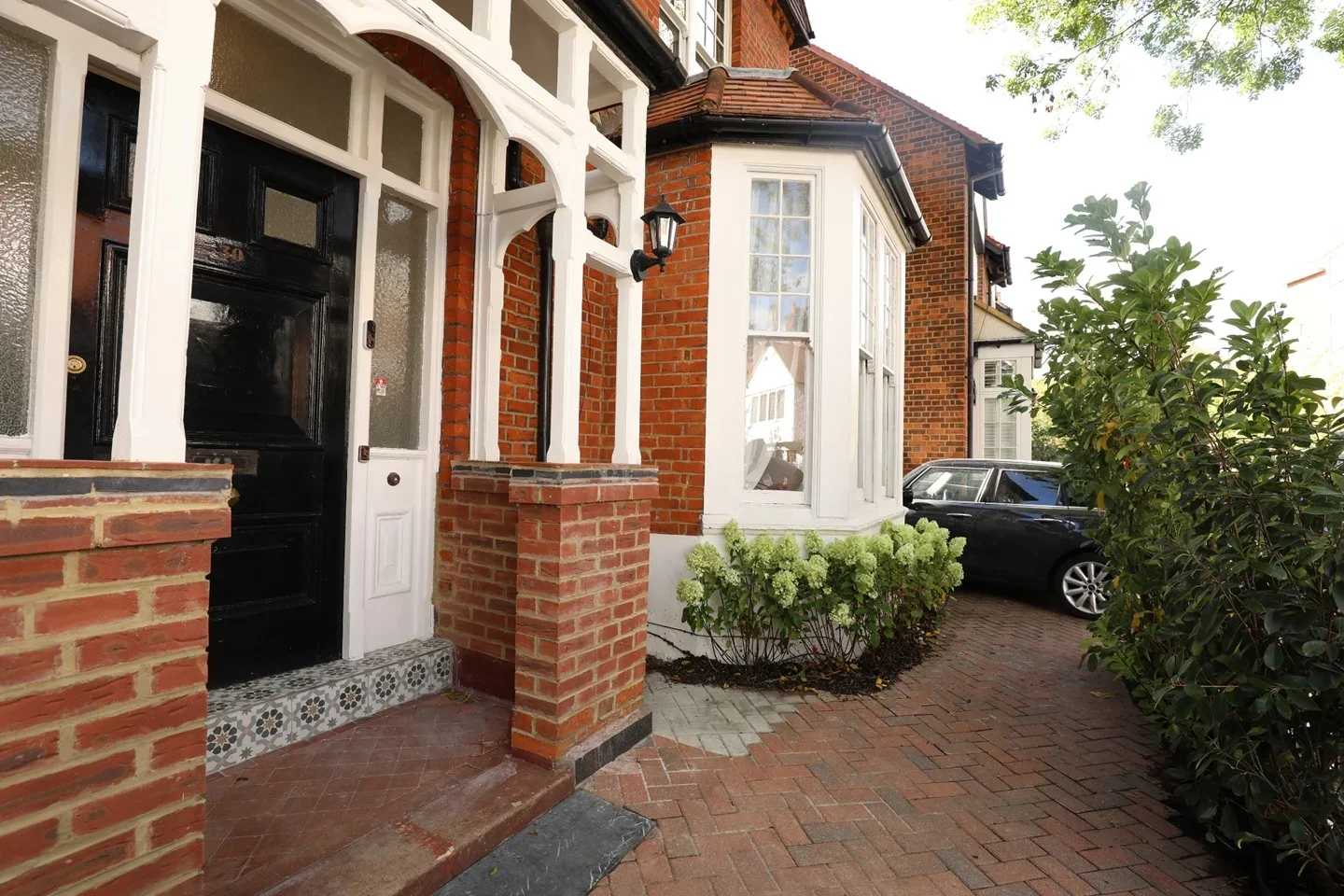 House Flanders Road in Greater London