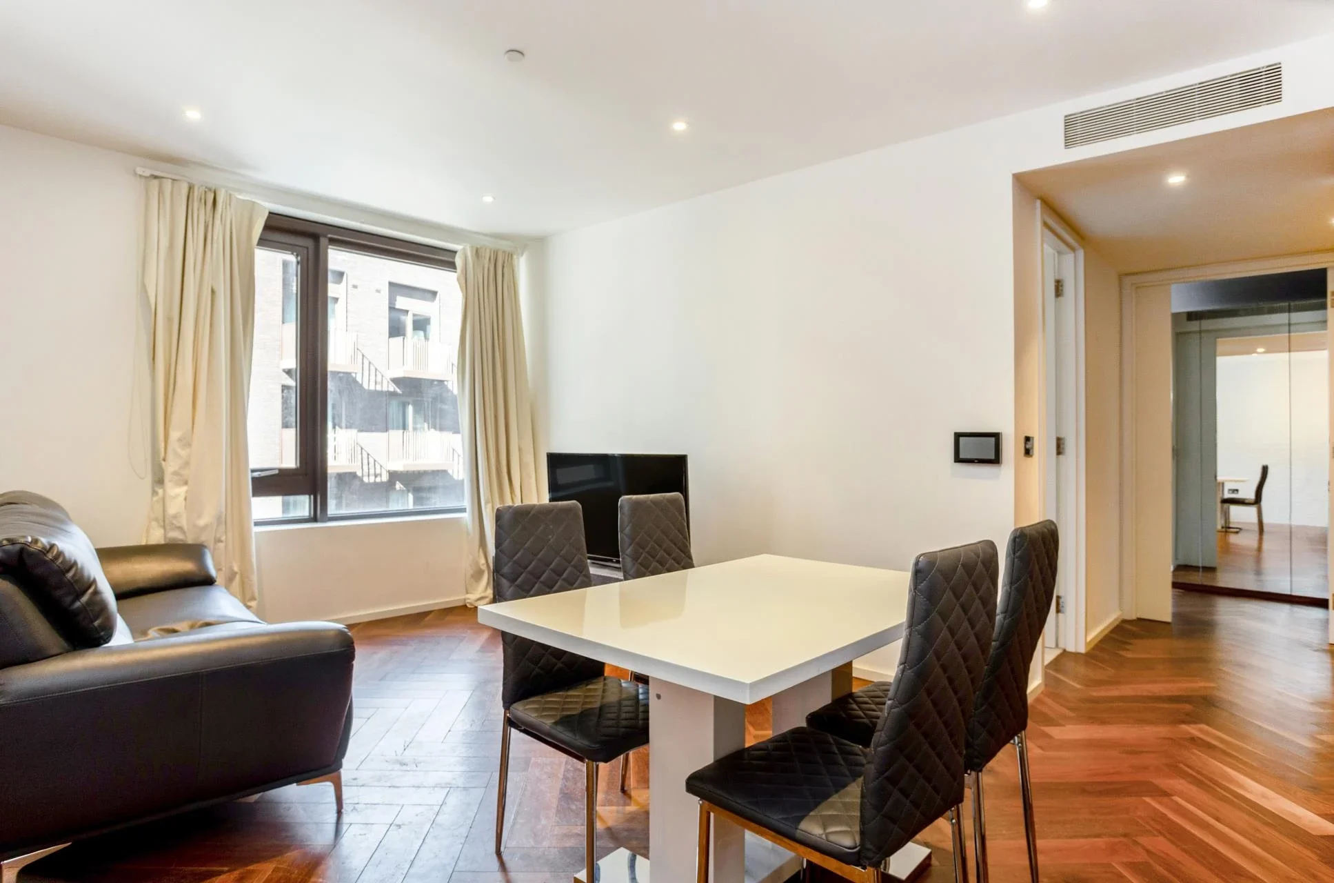 Flat New Union Square in Greater London