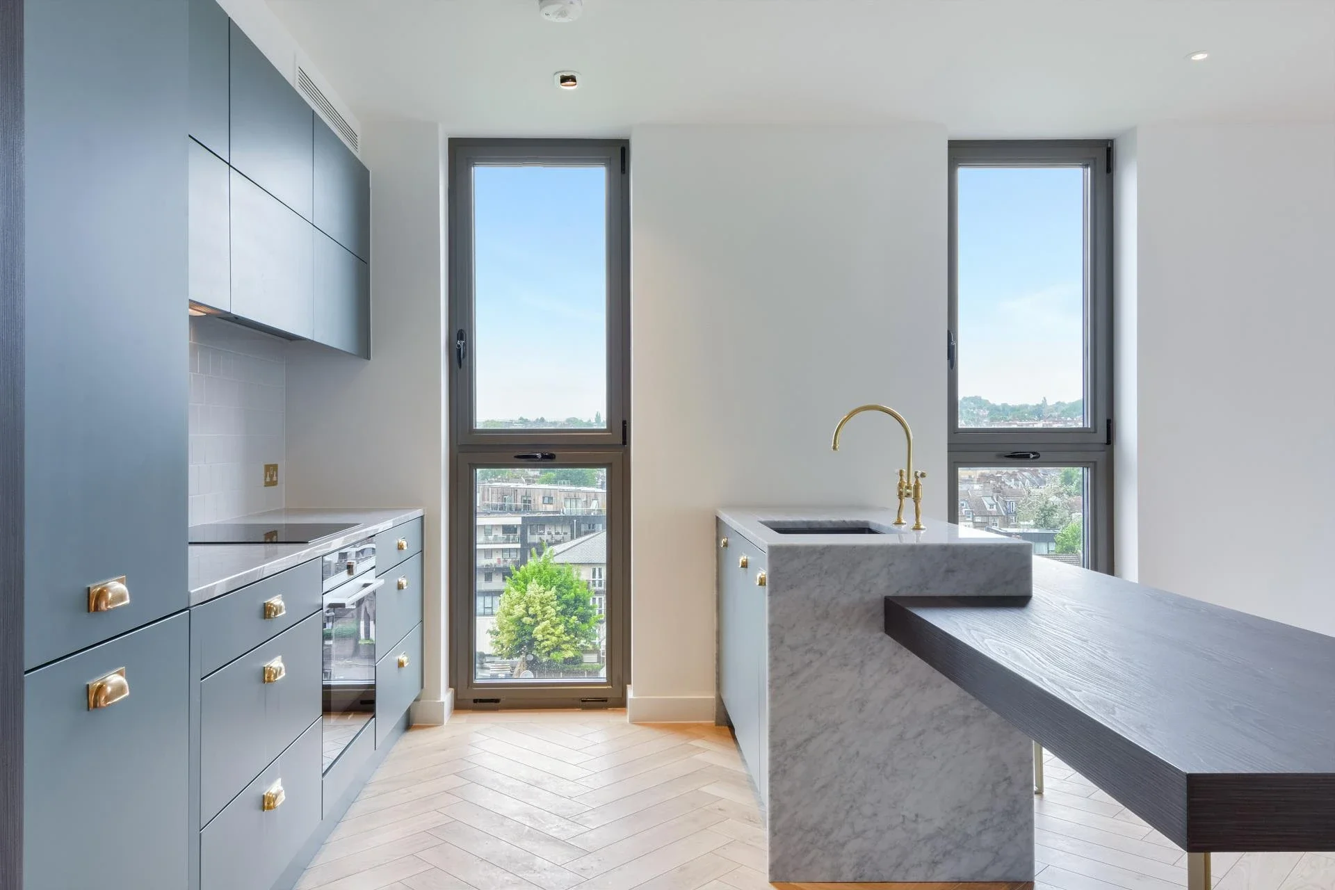 Flat Heritage Lane in Greater London