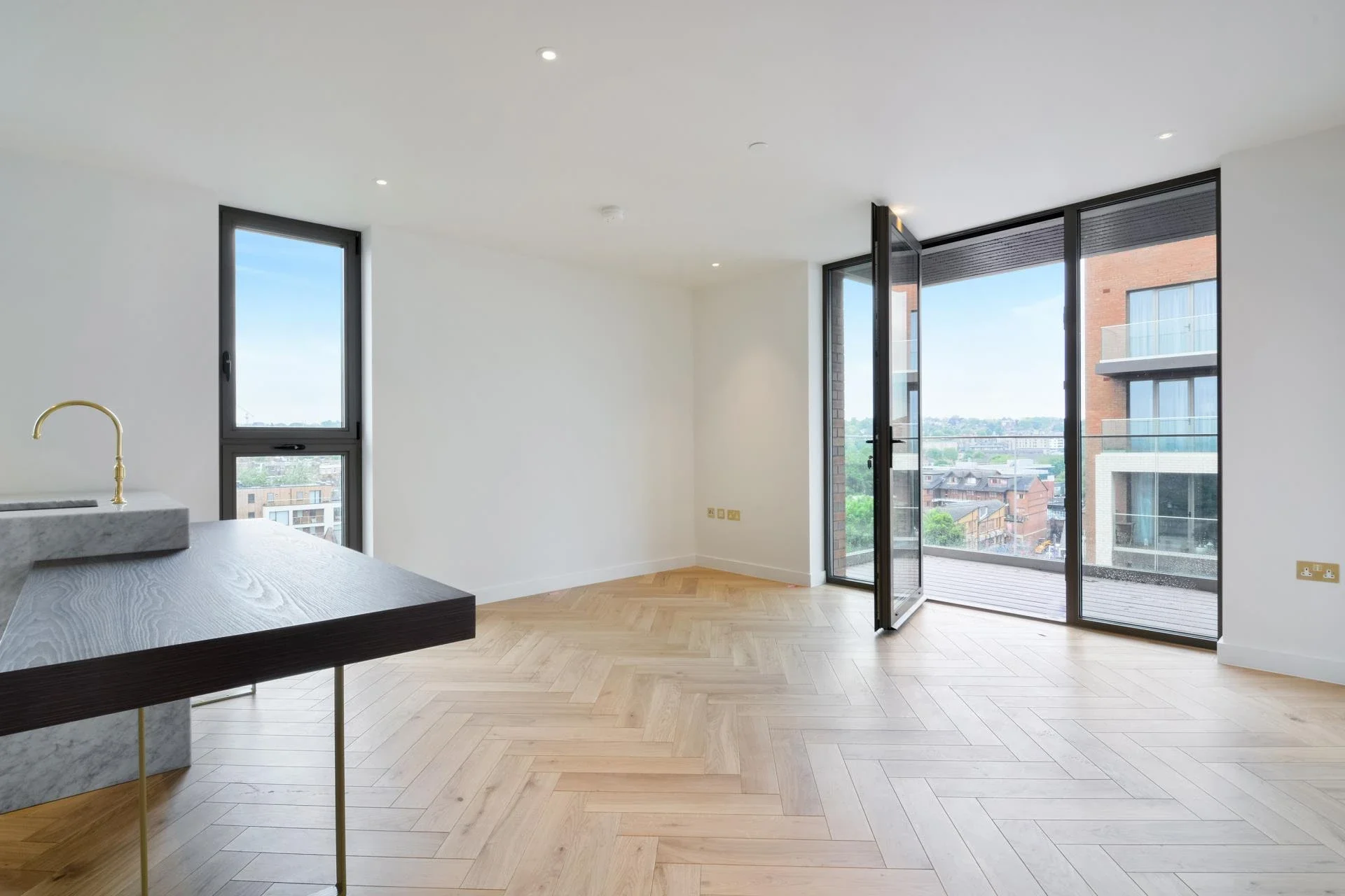 Flat Heritage Lane in Greater London
