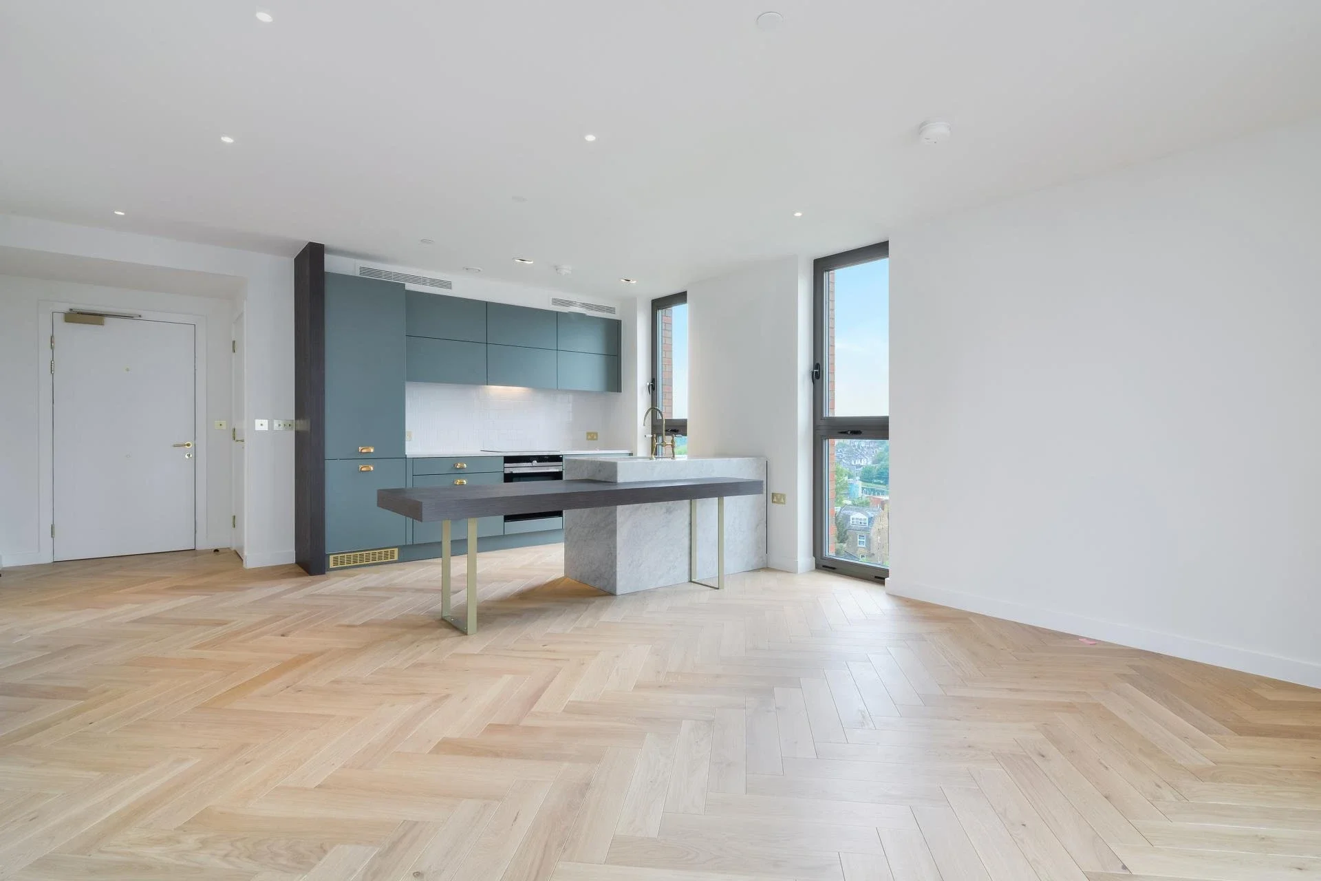 Flat Heritage Lane in Greater London