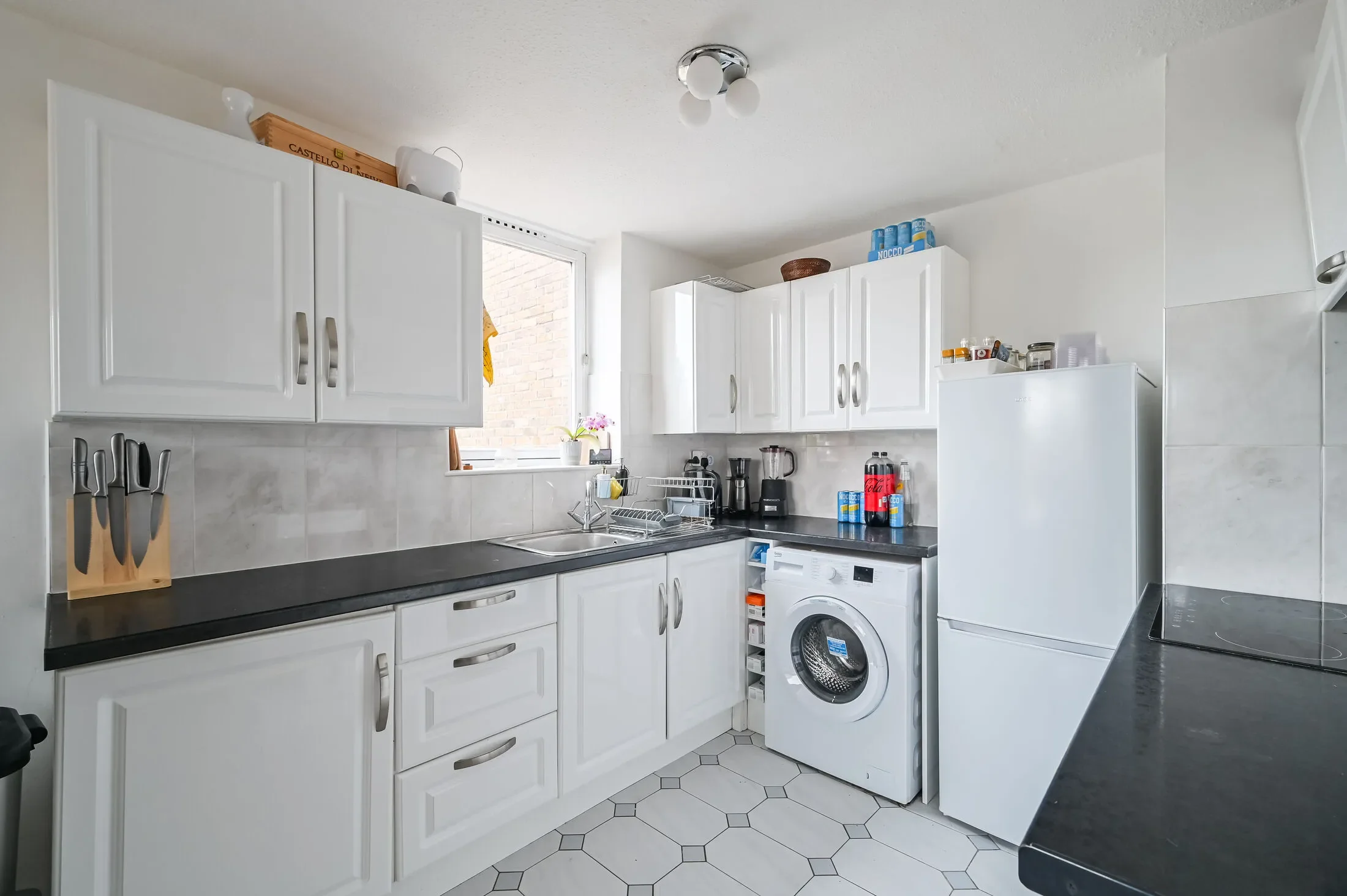 Flat Burr Close in Greater London