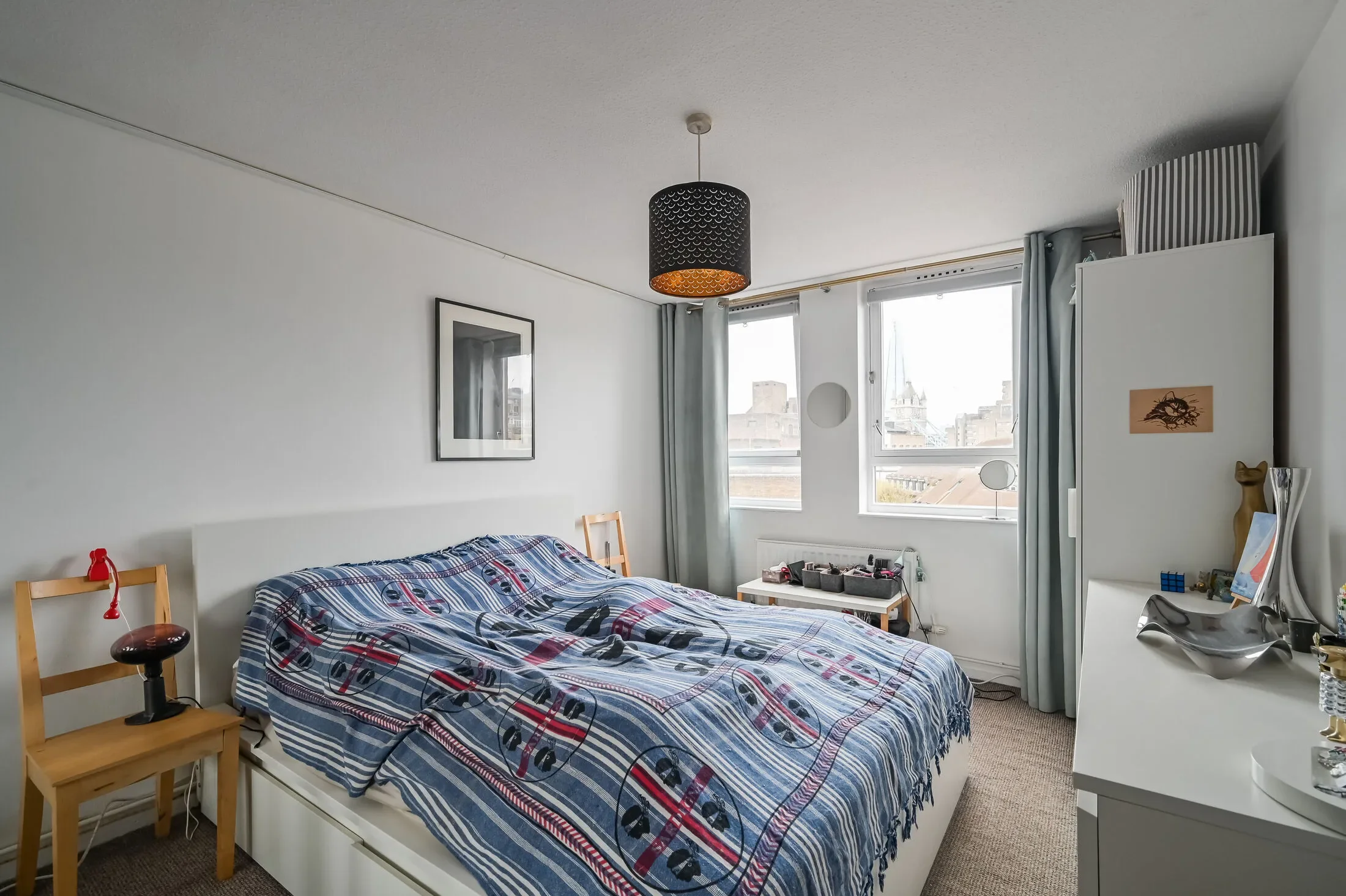 Flat Burr Close in Greater London
