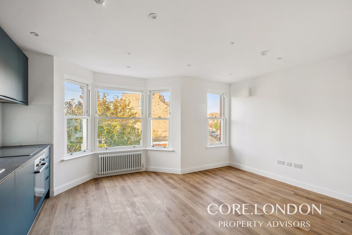 Flat Charlwood Road in Greater London
