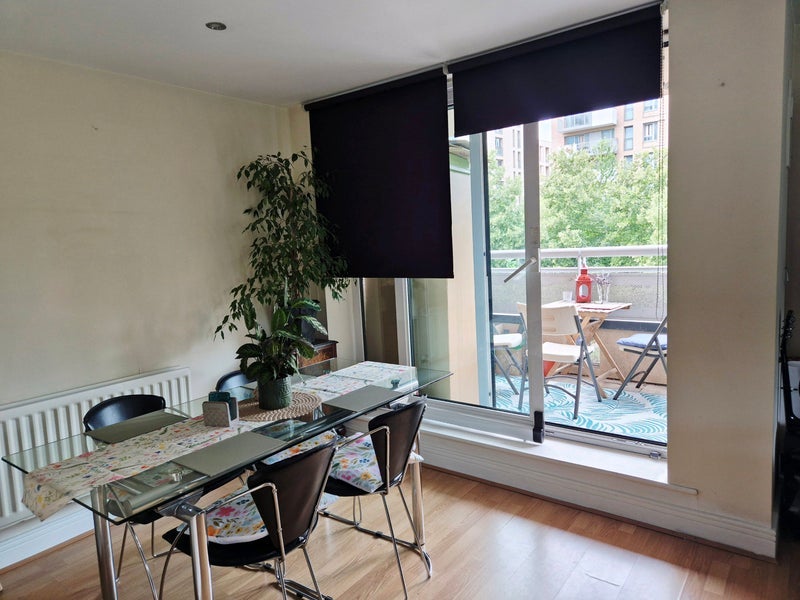 Room Booth Road in Greater London