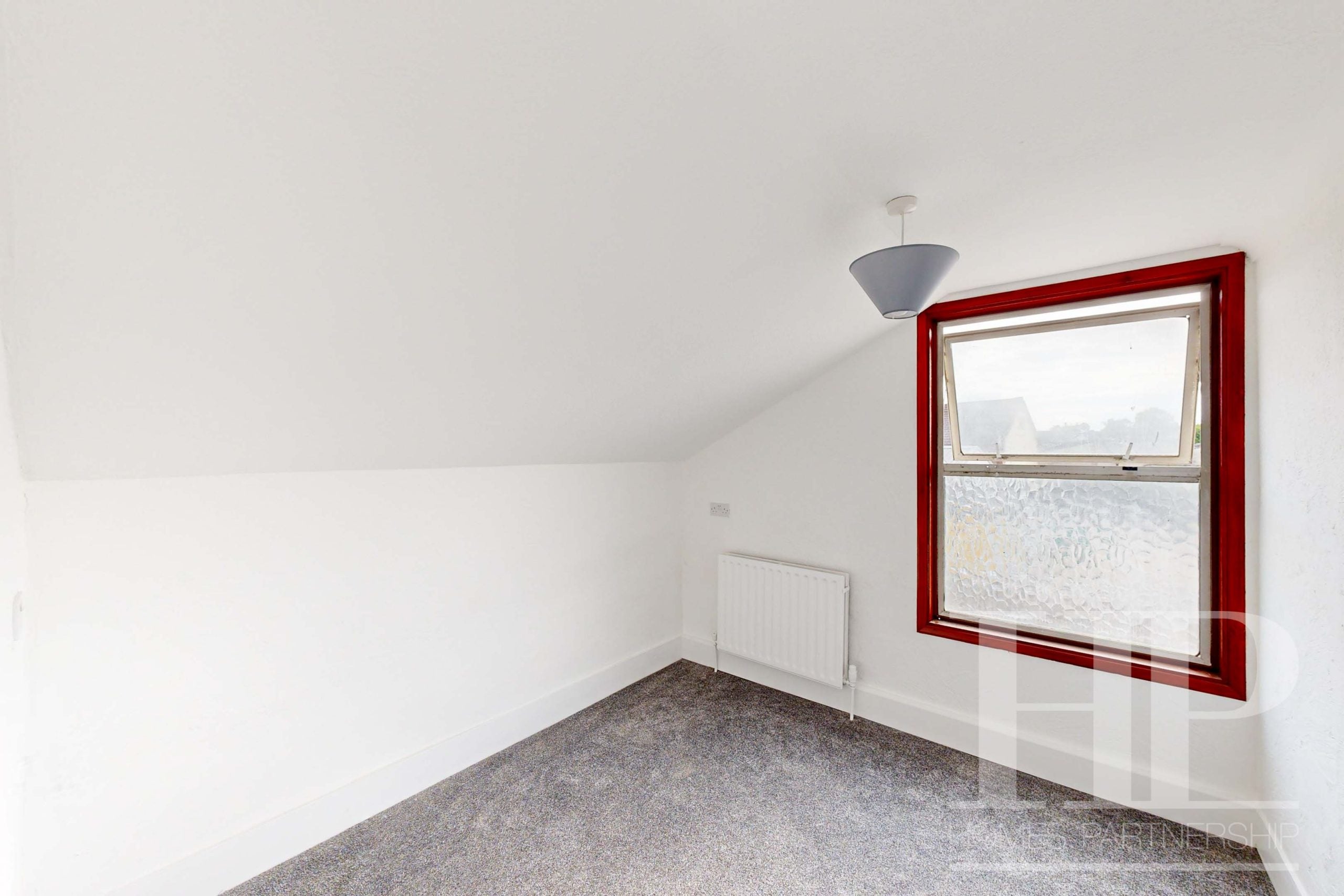 Room Balcombe Road in Reigate and Banstead