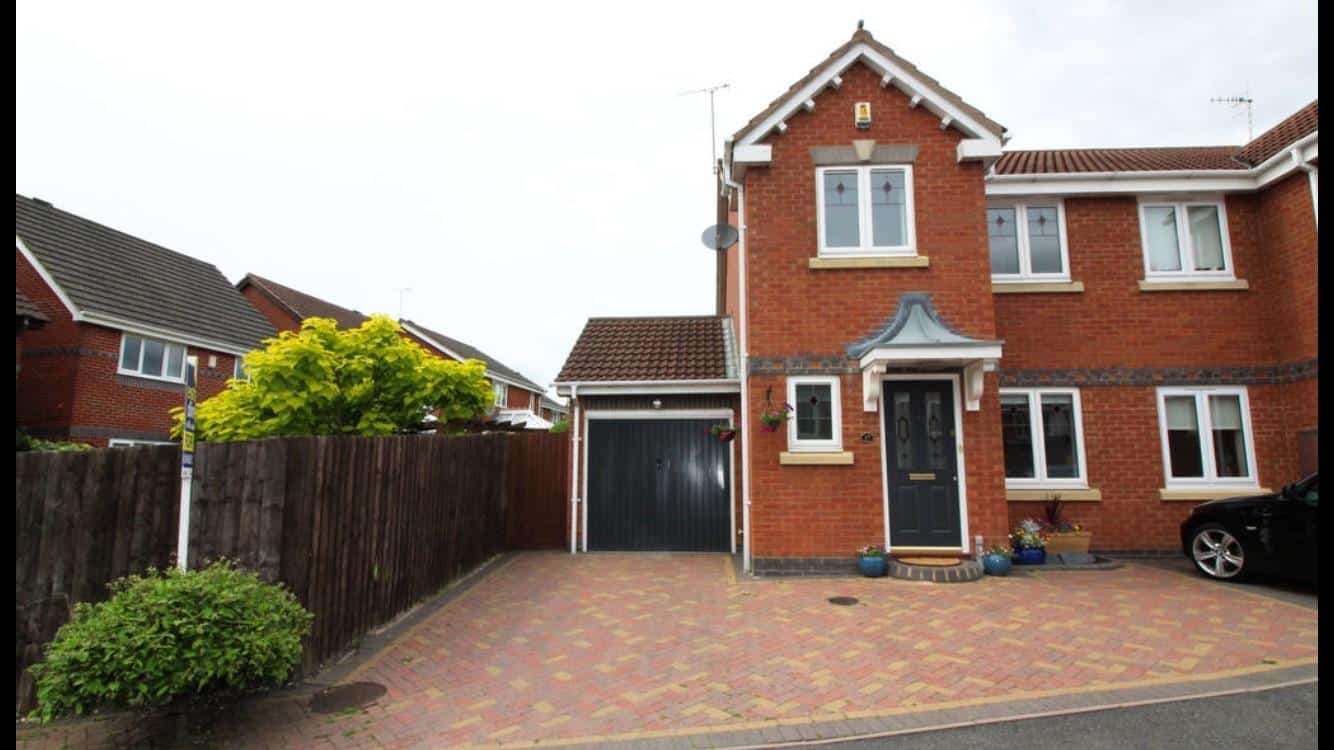 House Peninsula Road in Wychavon