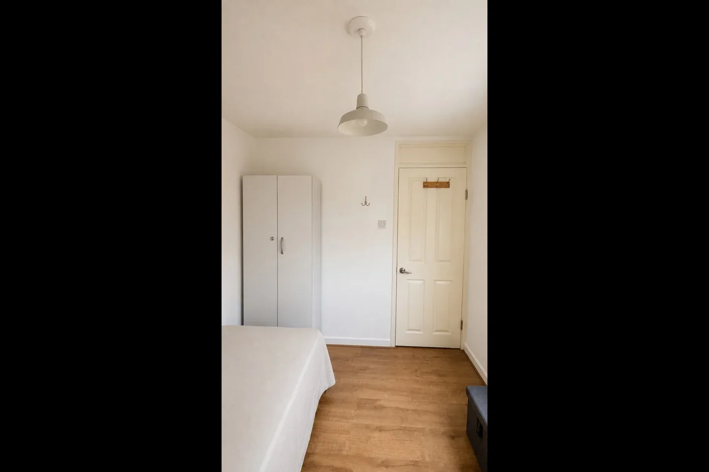 Room Norman Avenue in Greater London