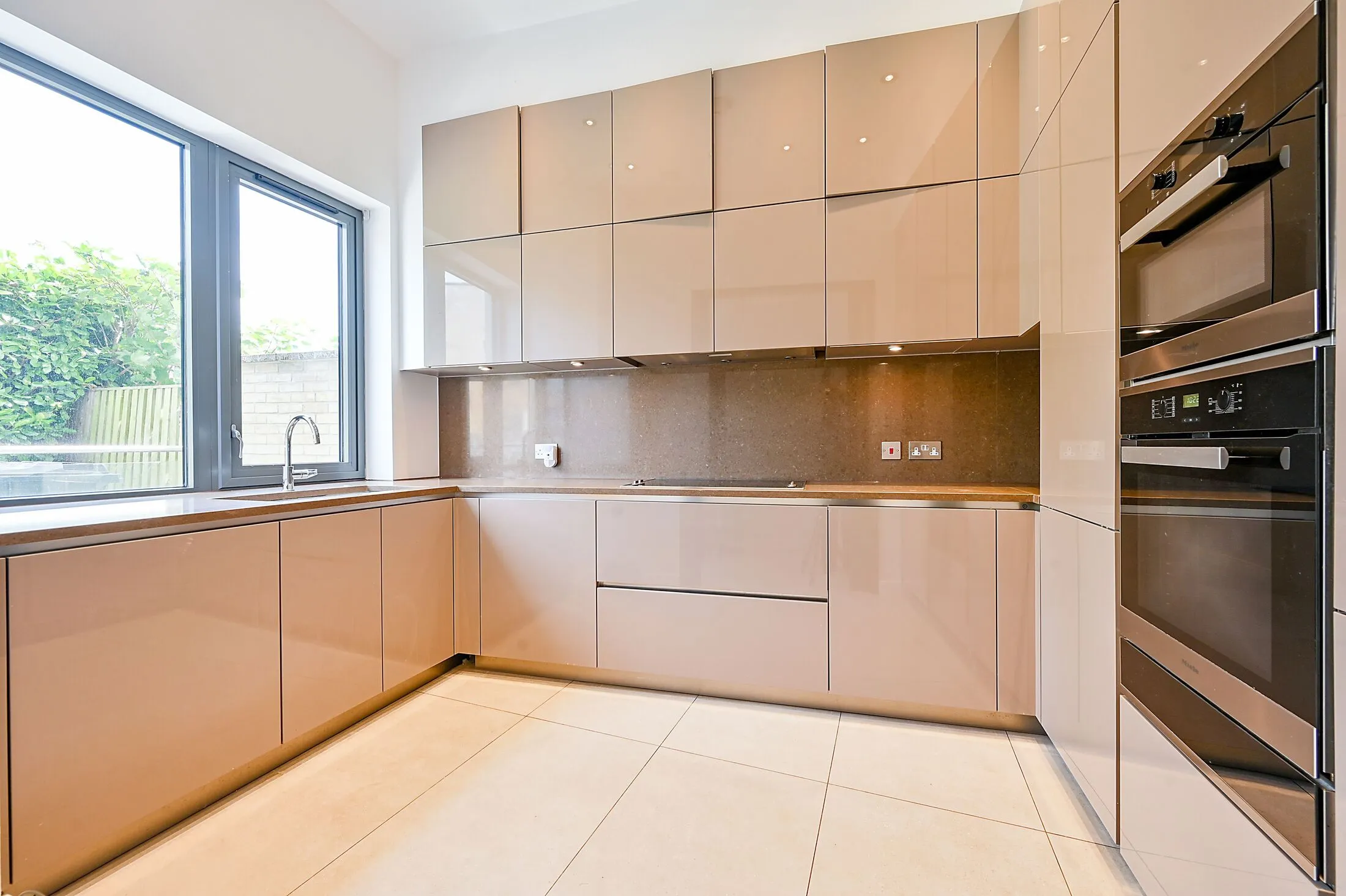 House Gunnersbury Mews in Greater London