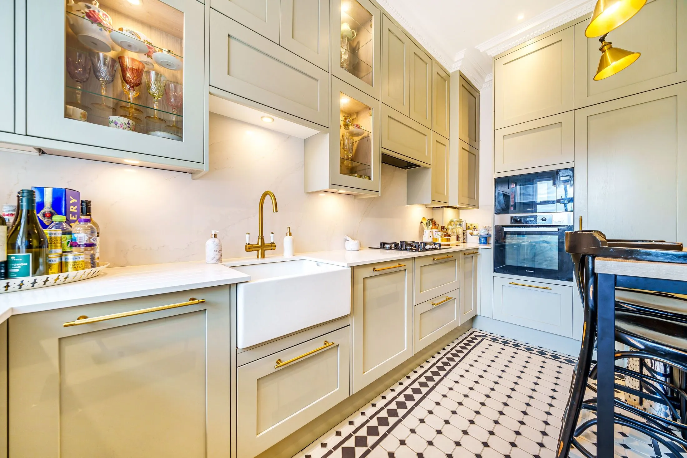Flat Wetherby Gardens in Greater London
