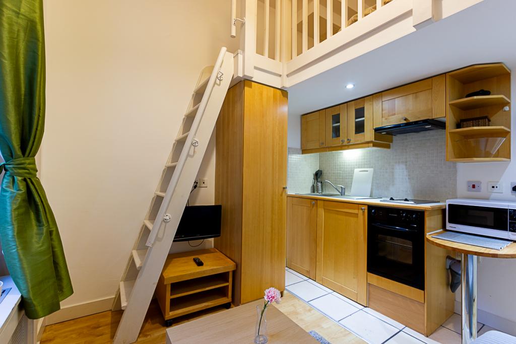 Flat Fairholme Road in Greater London