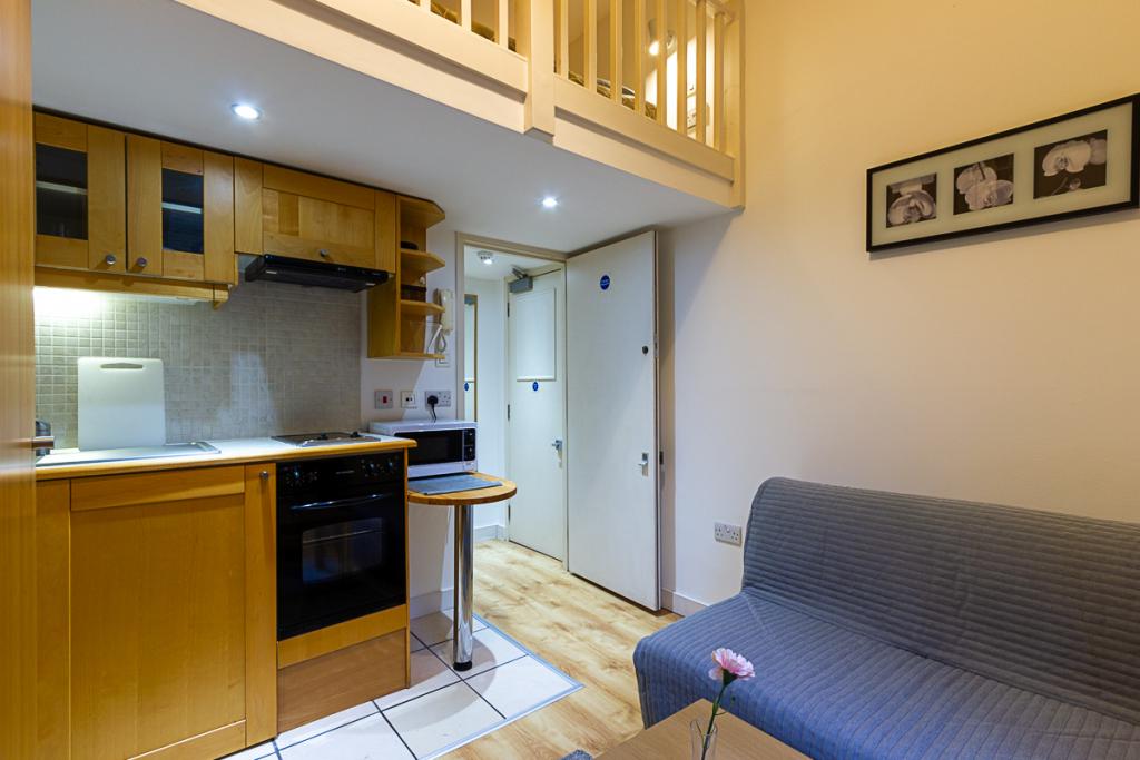Flat Fairholme Road in Greater London