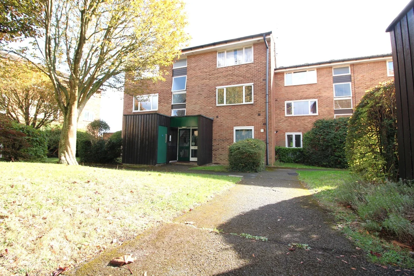 Flat Middlefields in Greater London