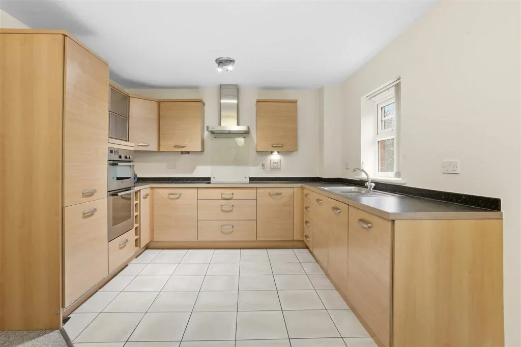 Flat Albion Road in Greater London