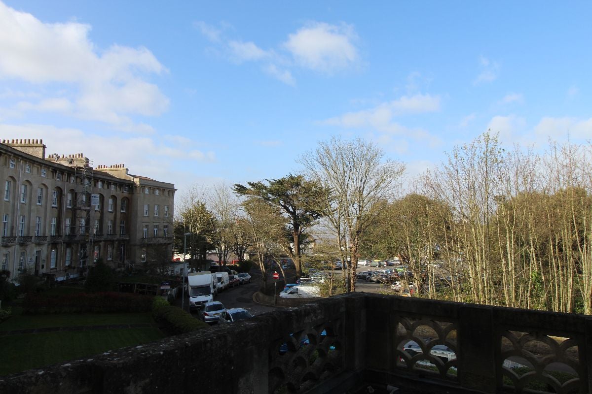 Flat Royal Crescent in Weston-super-Mare