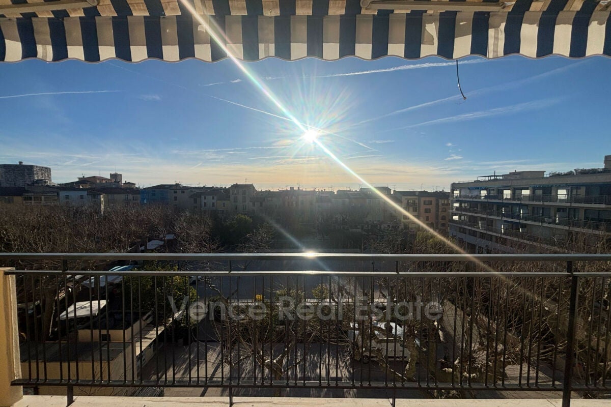 Appartement Place du Grand Jardin à Vence