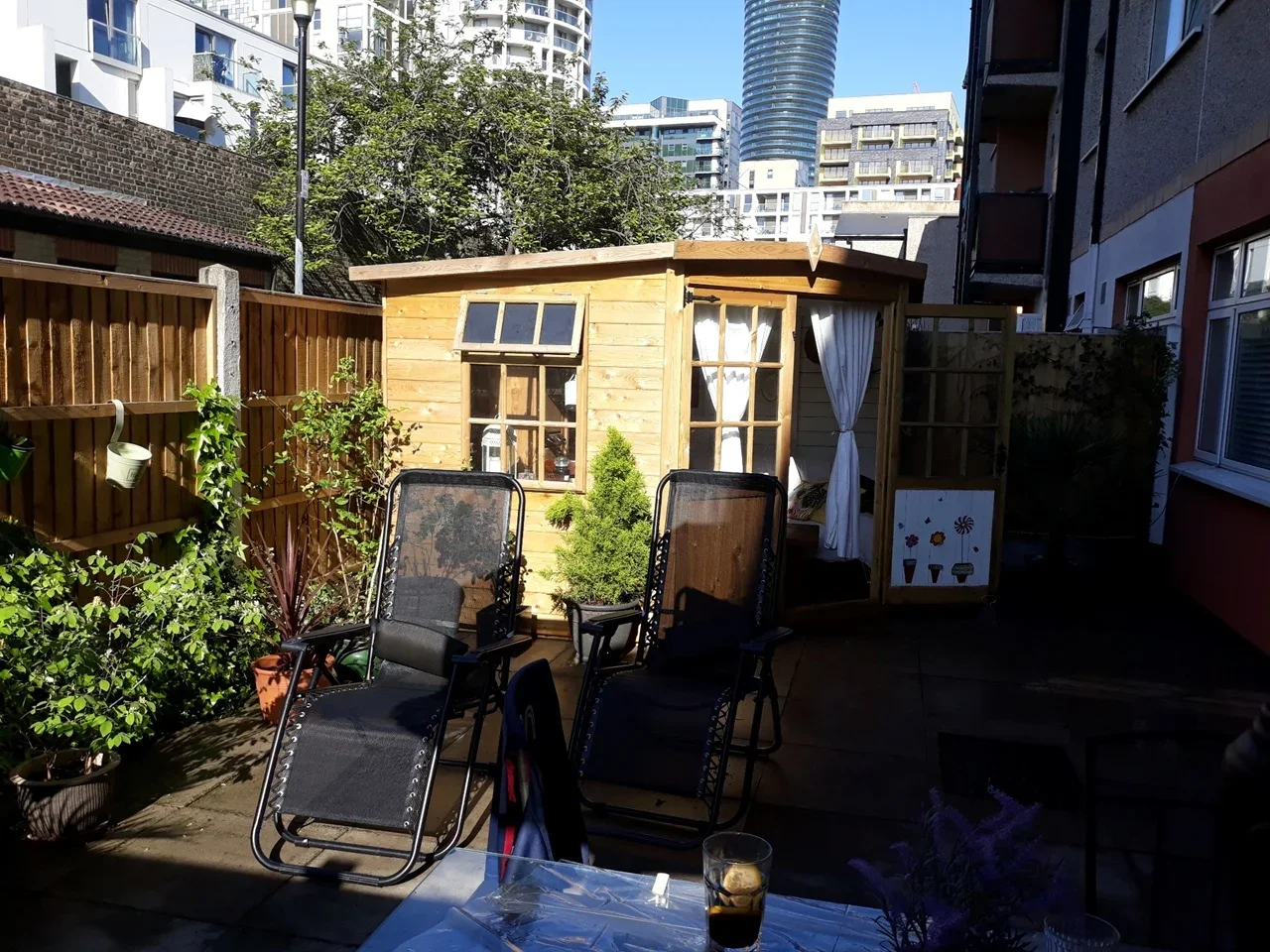 Flat Mellish Street in Greater London