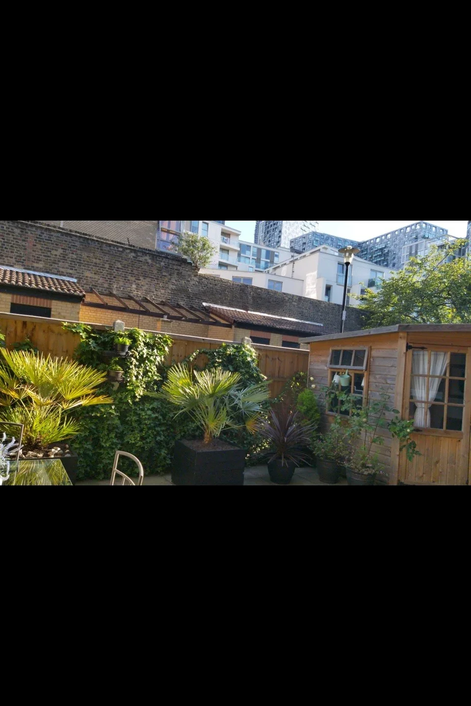 Flat Mellish Street in Greater London